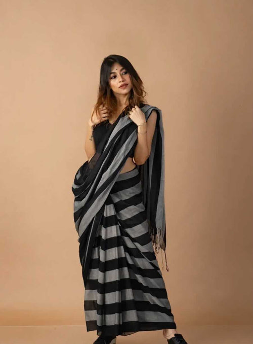 Naarira 404KESH556 Cotton Fancy Sarees