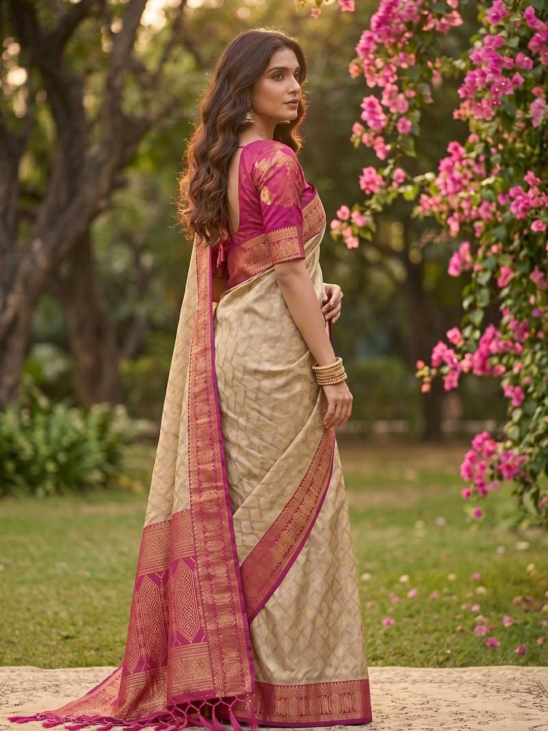 Naarira Soft Cotton Zari Saree for Women