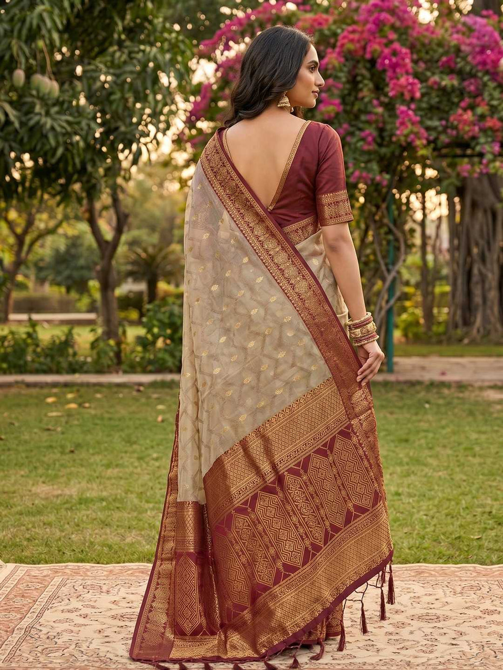 Naarira Soft Cotton Zari Saree for Women