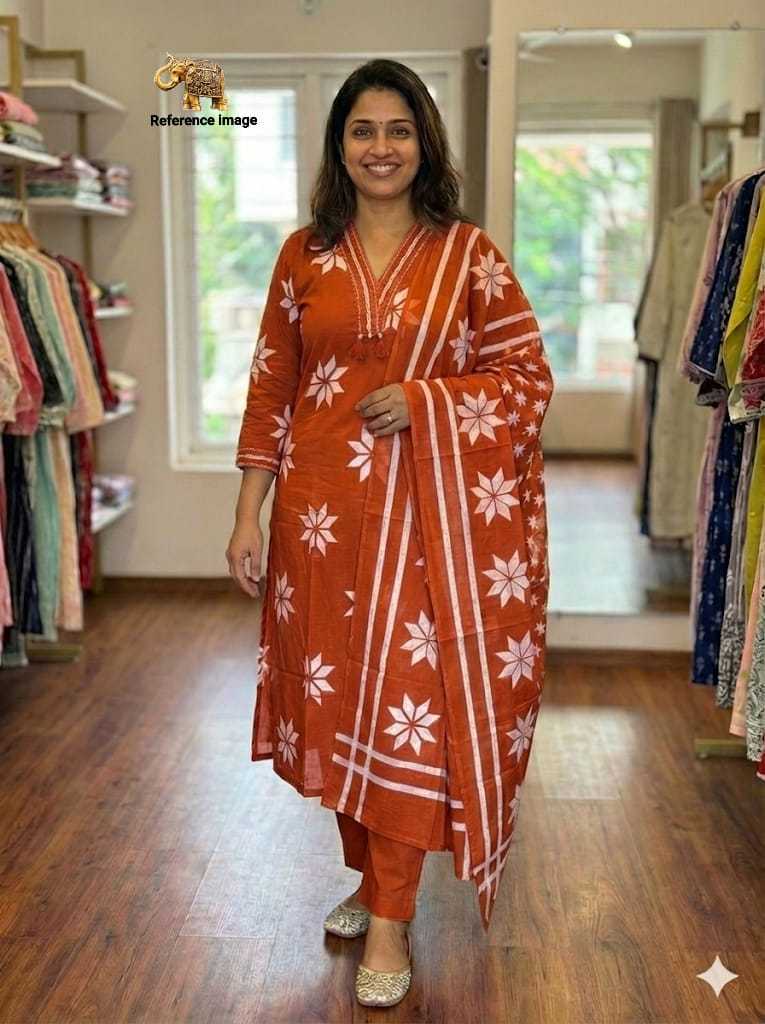 Naarira Kumudni Cotton Kurtis