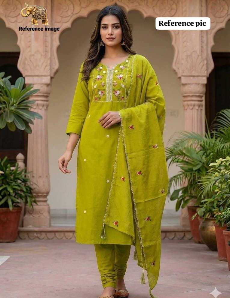 Naarira  Tasim Maslin Festive Kurtis