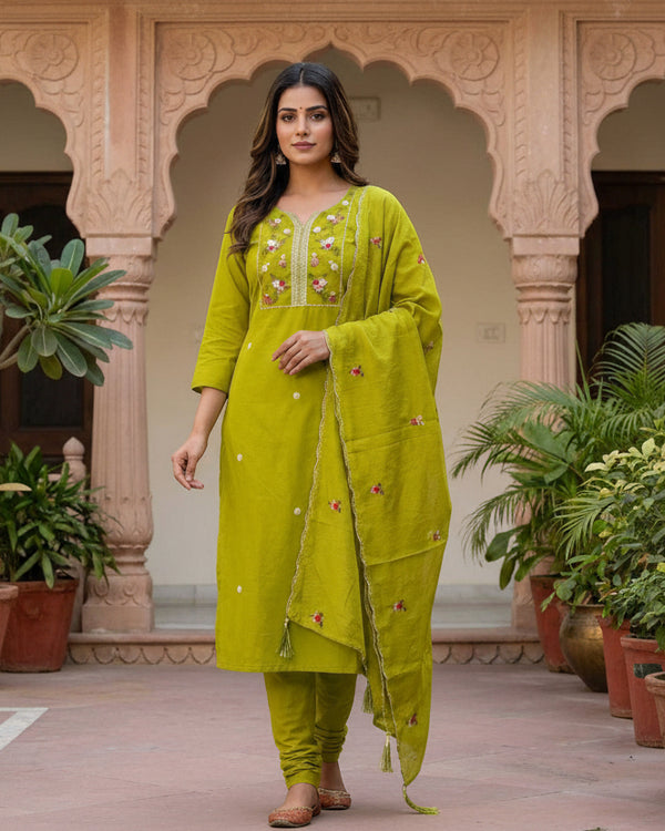 Naarira  Tasim Maslin Festive Kurtis