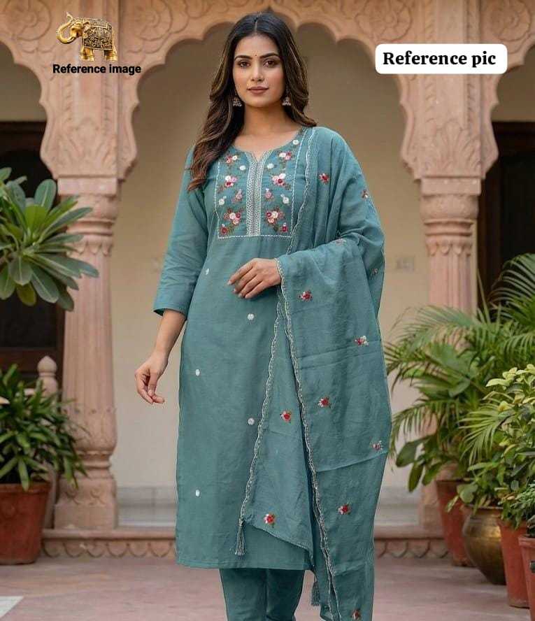 Naarira  Tasim Maslin Festive Kurtis