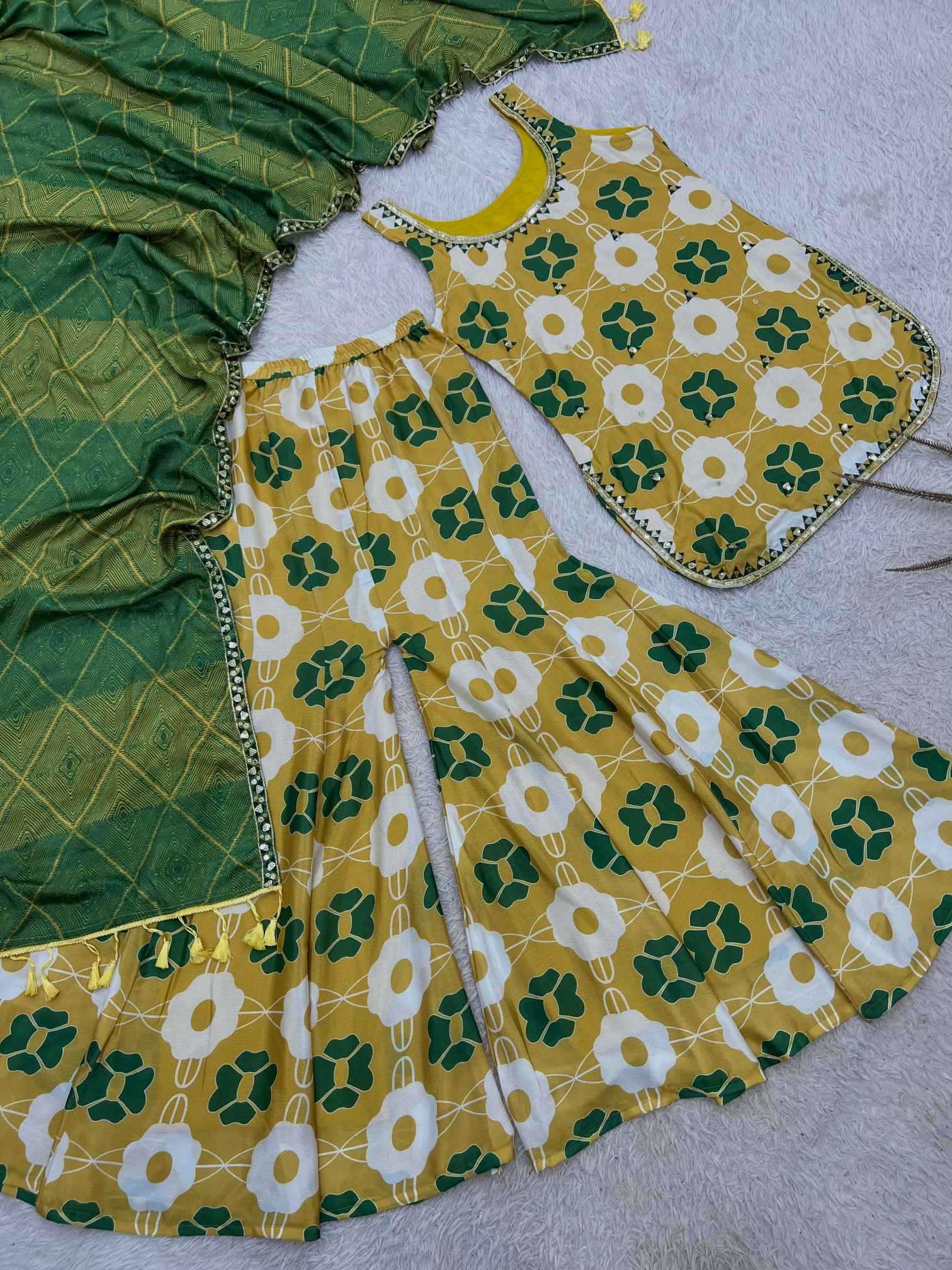 Naarira Chinon Silk Printed Suits