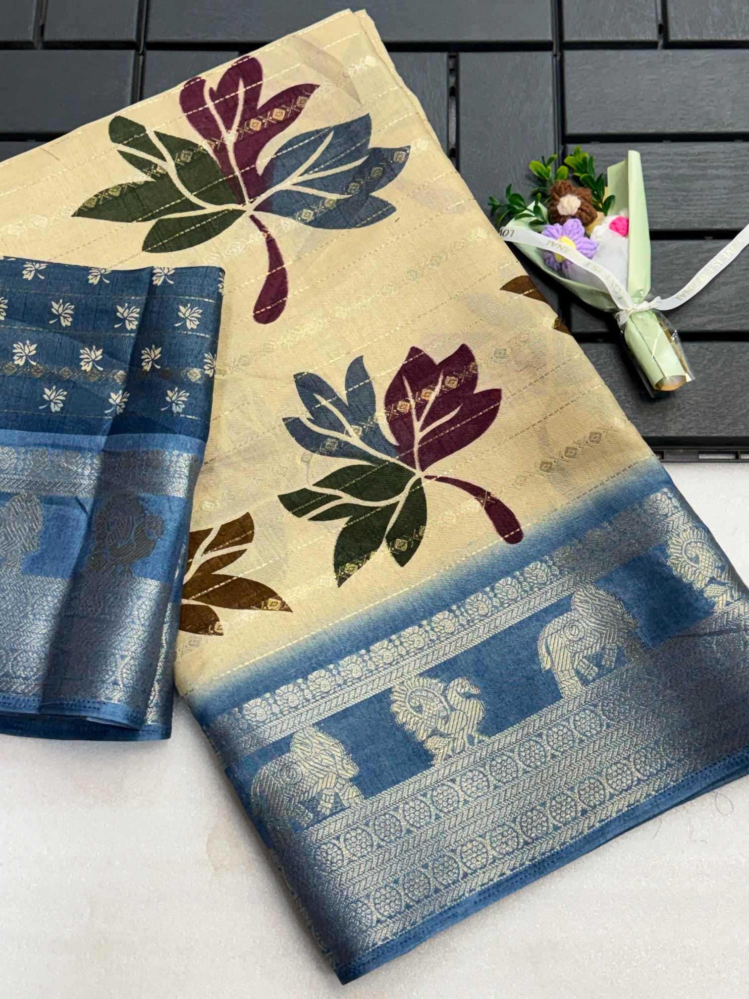 Naarira Akruthi Soft Dola Printed Sarees