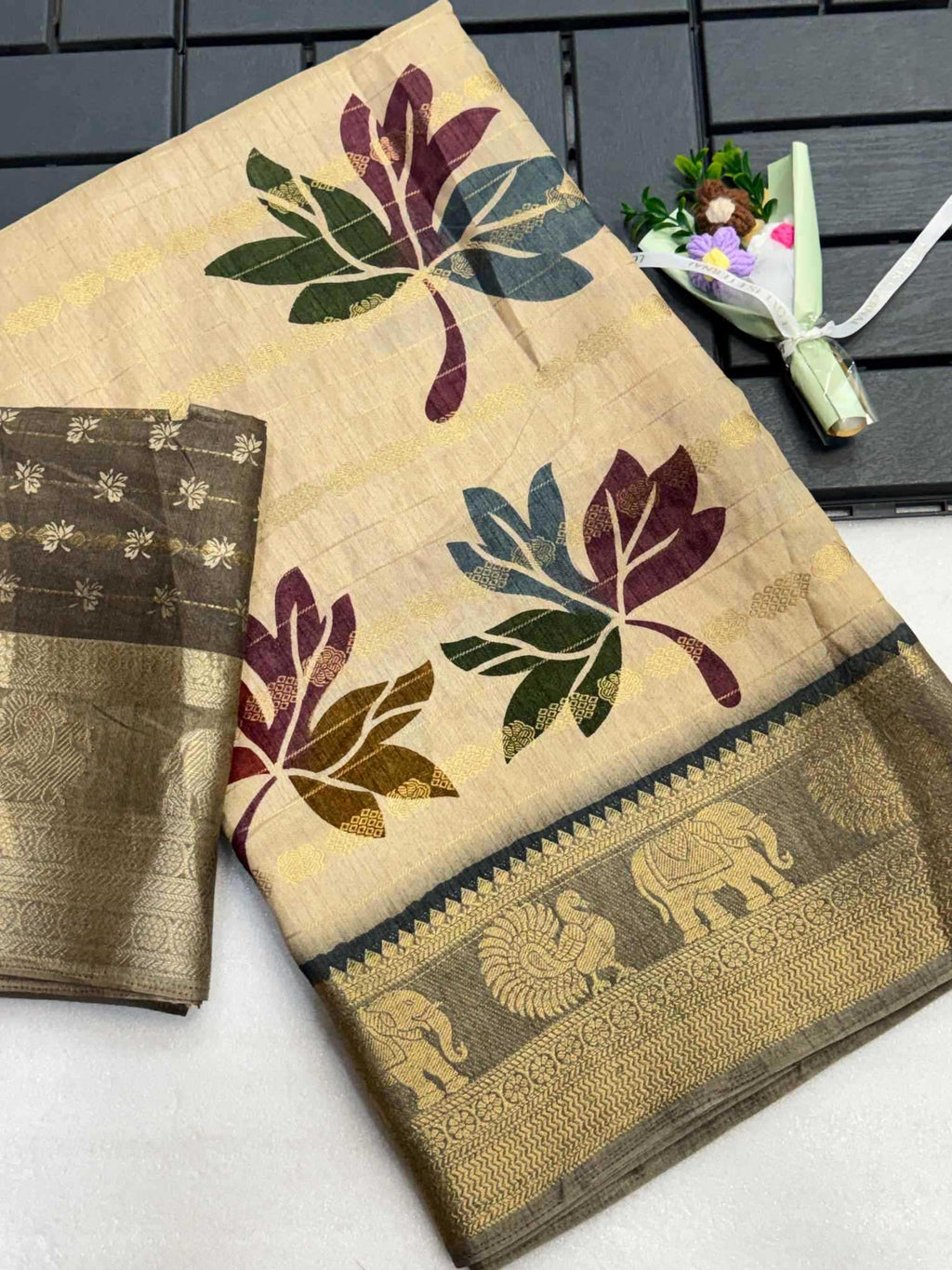 Naarira Akruthi Soft Dola Printed Sarees