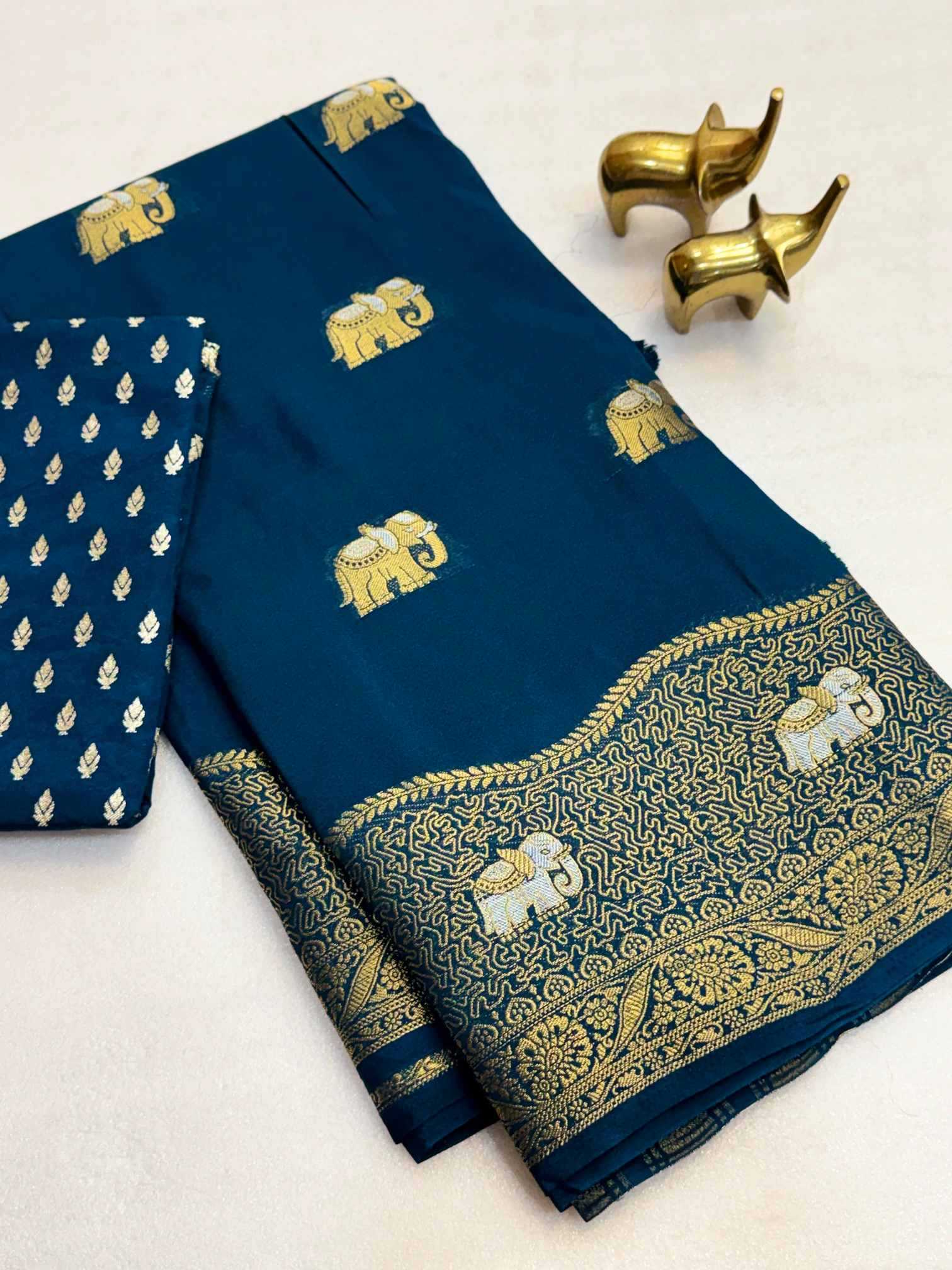 Naarira Devyani Soft Silk Sarees
