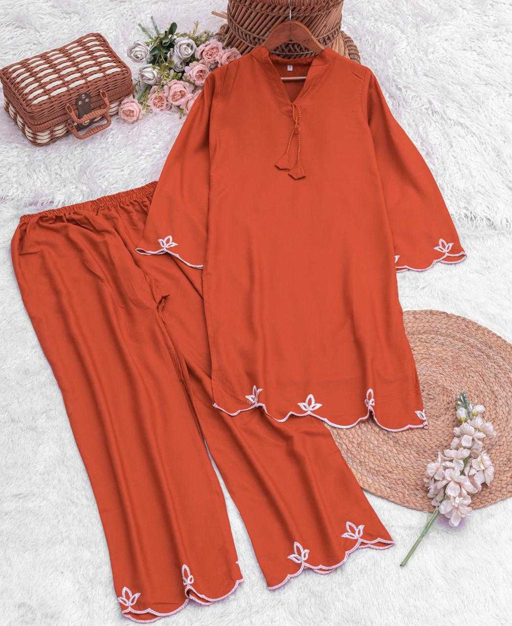 Naarira Mod Viscose Rayon Embroidered Kurti Set