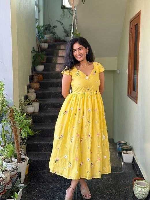 Naarira Bella Maska Cotton Floral Embroidered Gown