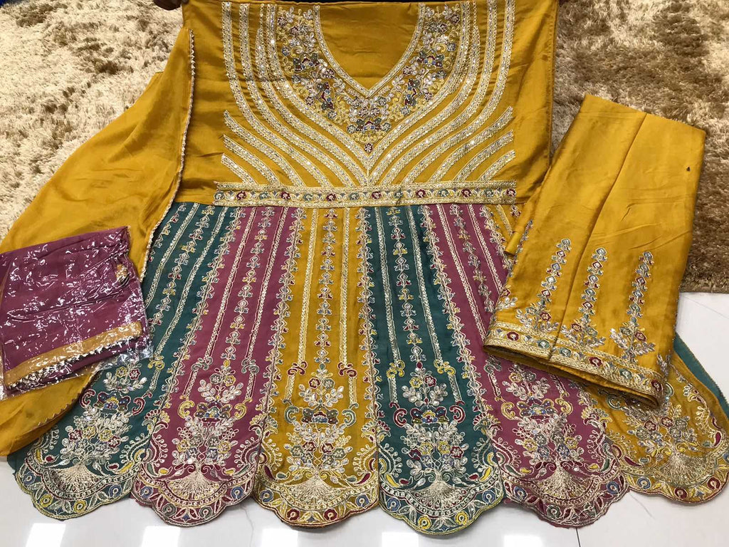 Naarira Ebaa 1608 Chinon Embroidery Suit