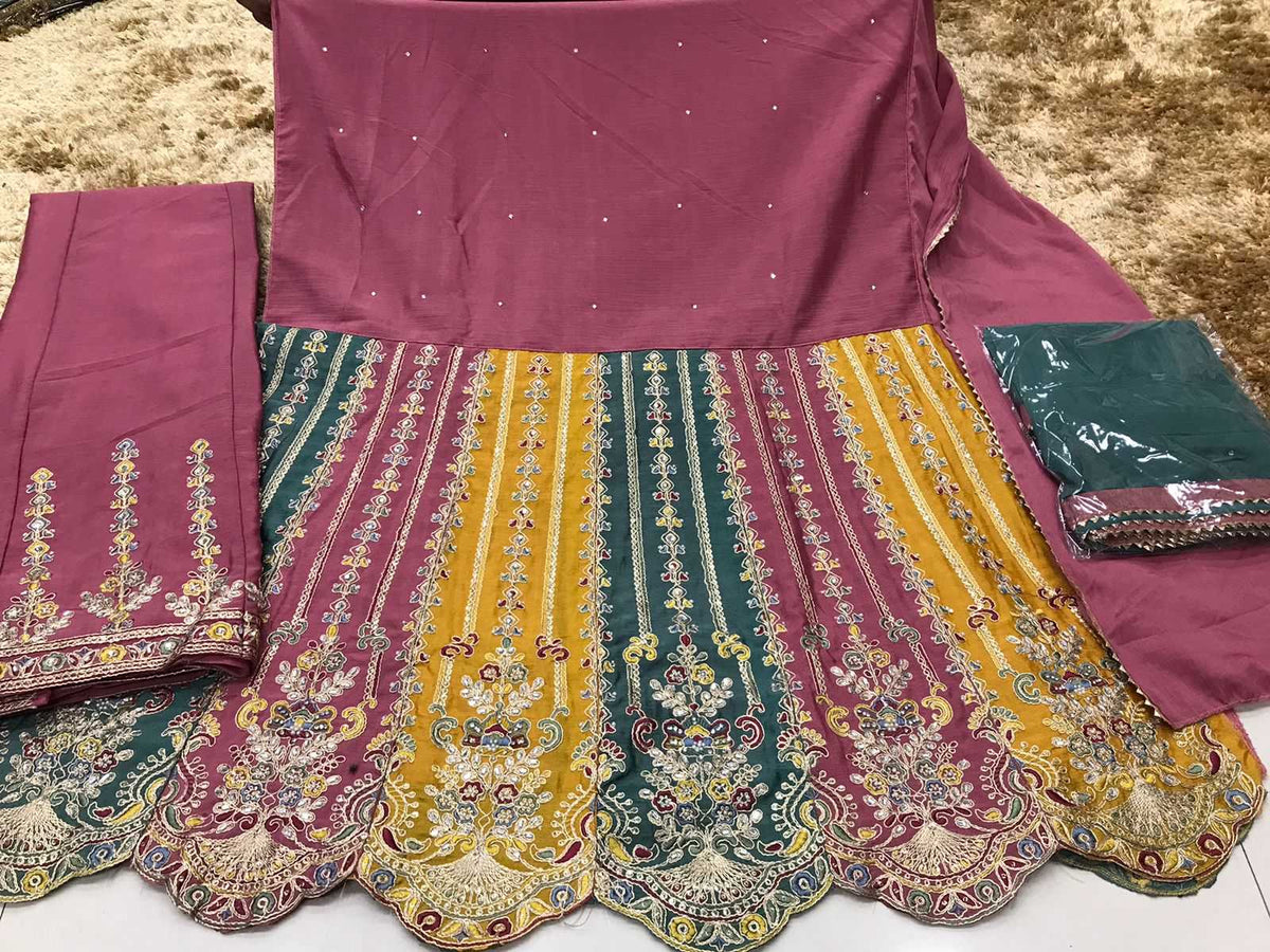 Naarira Ebaa 1608 Chinon Embroidery Suit