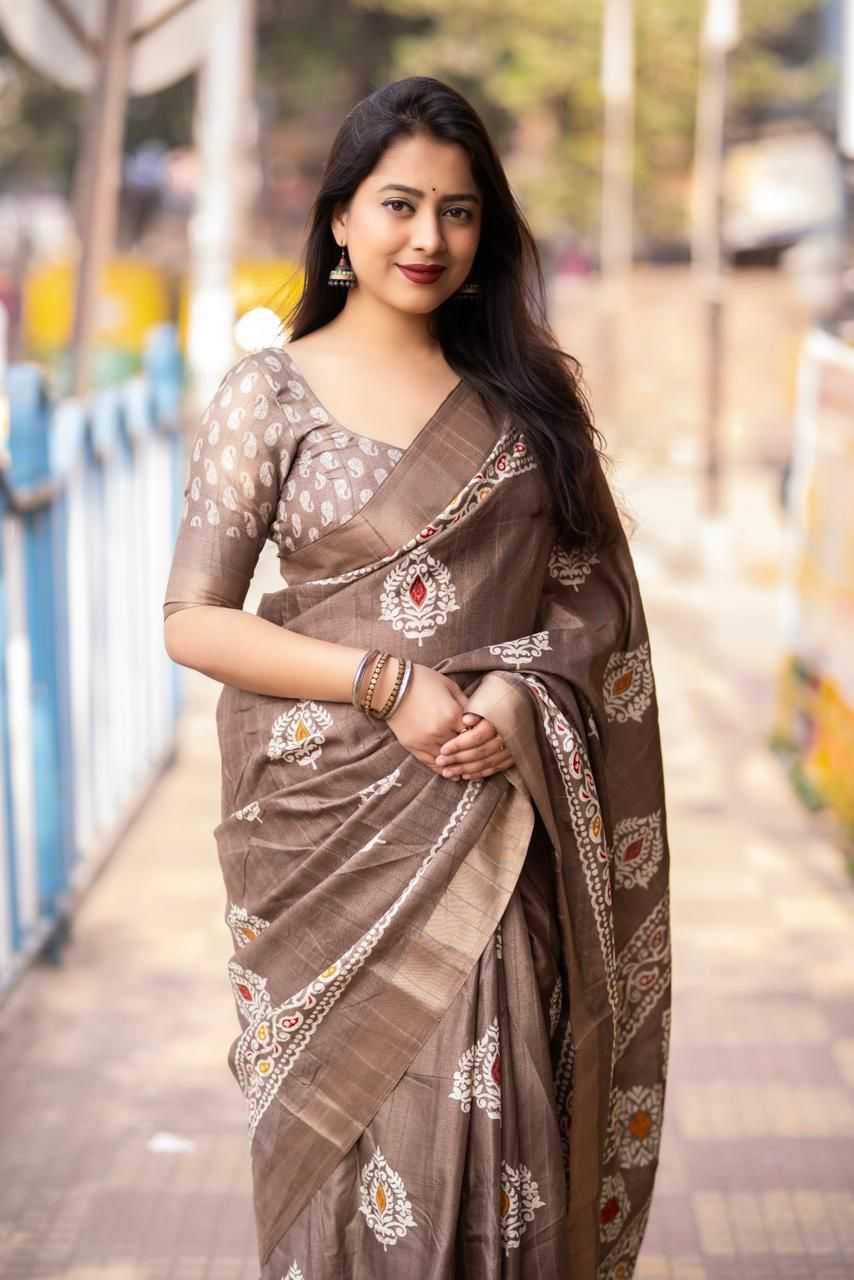 Naarira Soft Silk Fancy Sarees