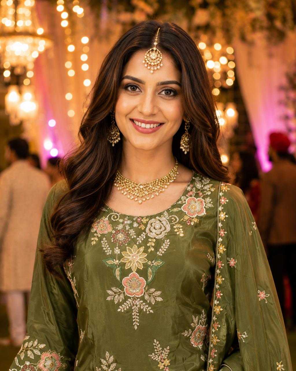Naarira Viscose Ladies Suits