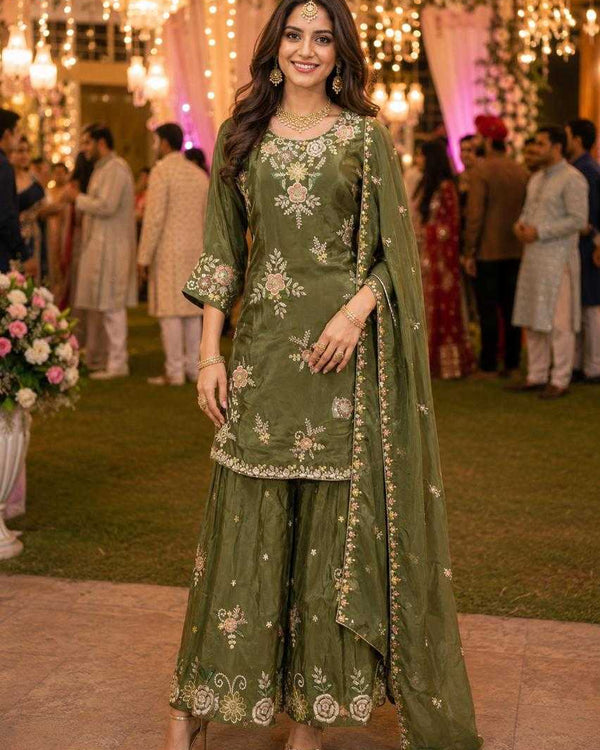 Naarira Viscose Ladies Suits