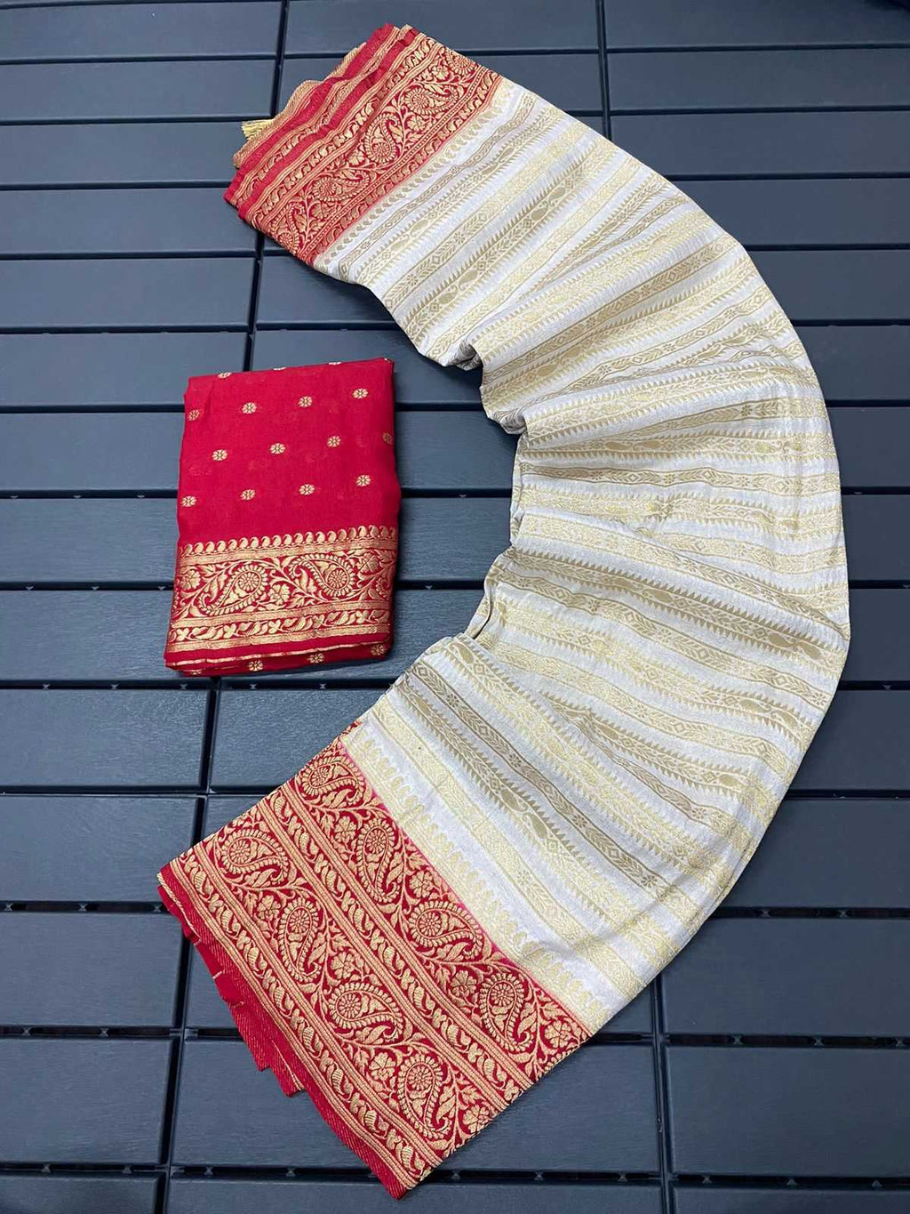 Naarira KESH484 Ishani Khadi Khadi Silk Sarees