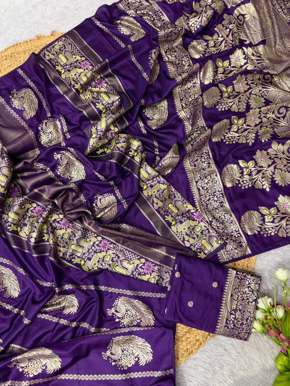 Naarira KESH484 Janhvi Russian Silk Soft Silk Sarees