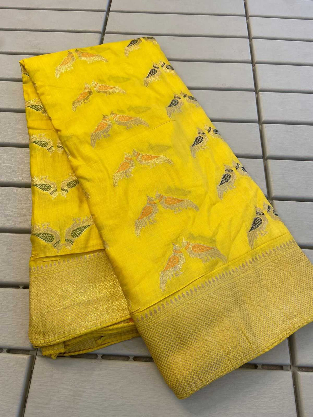Naarira KESH484 Kanak Soft Cotton Silk Soft Silk Sarees
