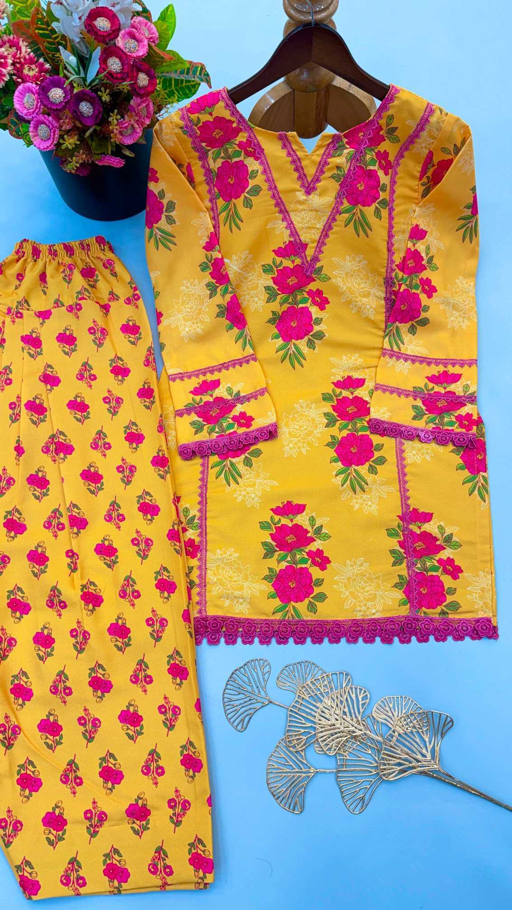 Naarira Crepe Ladies Suits