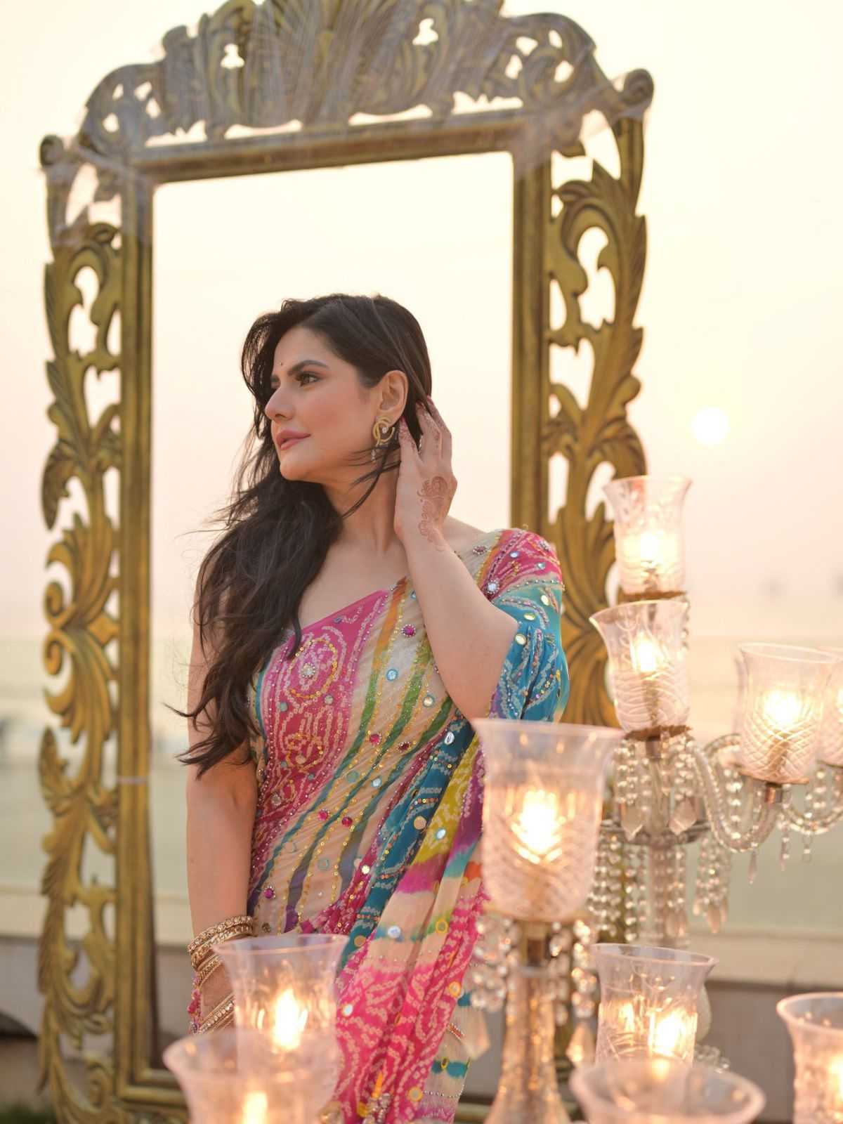 Naarira KESH509 ZAREEN KHAN Tabby Silk Soft Silk Sarees