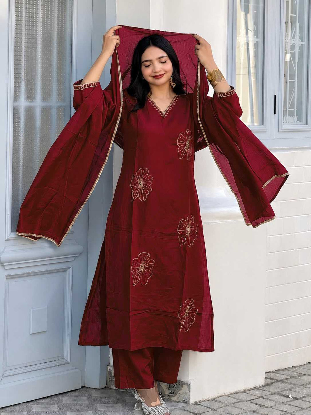 Naarira Heavy Roman Silk Embroidery Suit