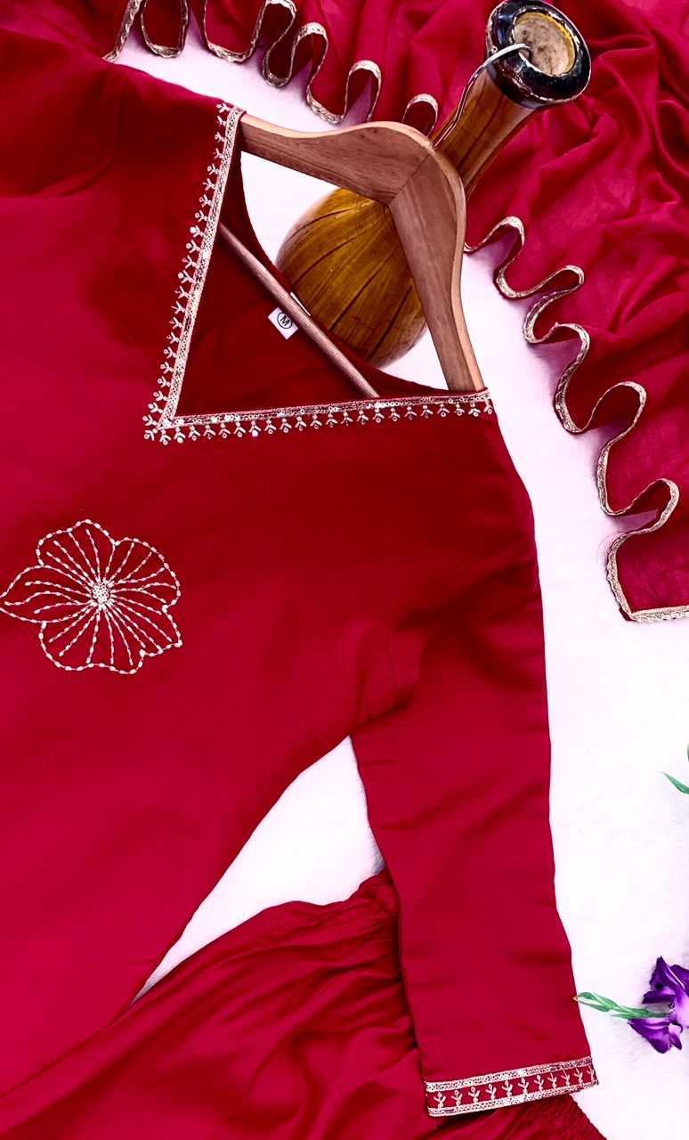 Naarira Heavy Roman Silk Embroidery Suit
