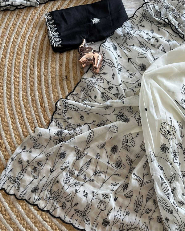 Naarira Kayera Georgette Designer Sarees - alternate view