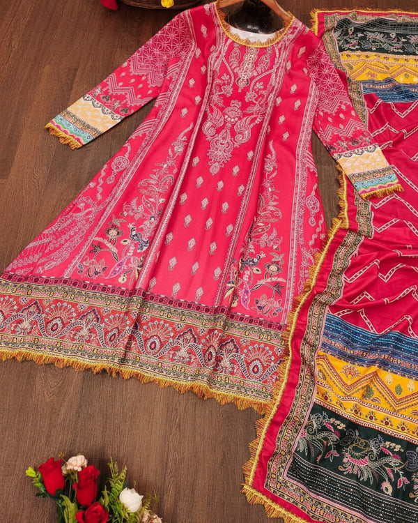 Naarira Anala Muslin Printed Suits - alternate view