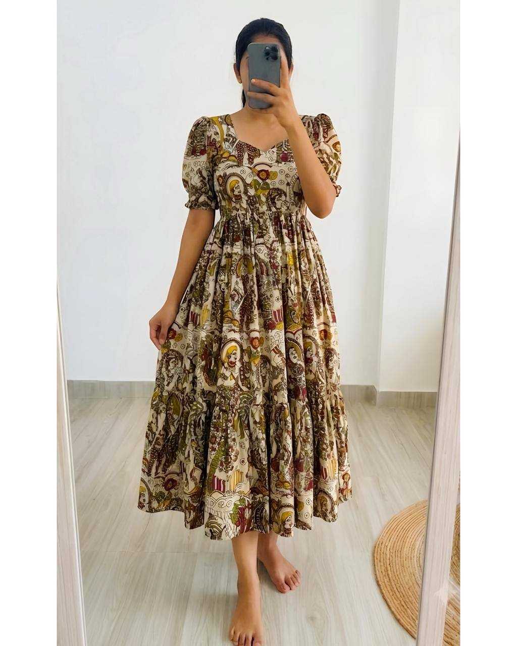 Naarira Chitralekha Cotton Printed Gown