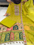 Naarira PISTA SHANTI Chinon Palazzo Suit