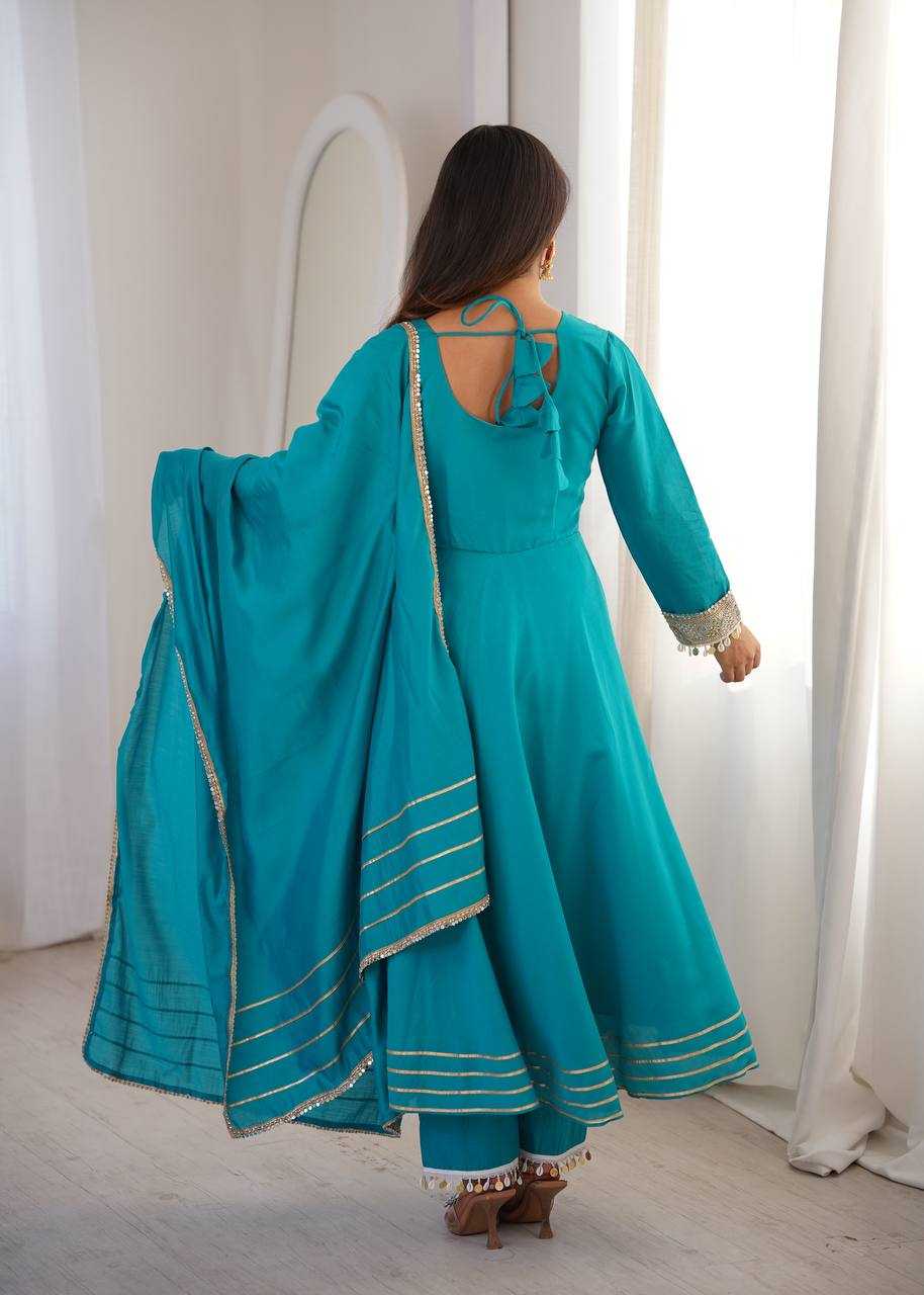 Naarira Heavy Roman Silk Embroidery Gowns