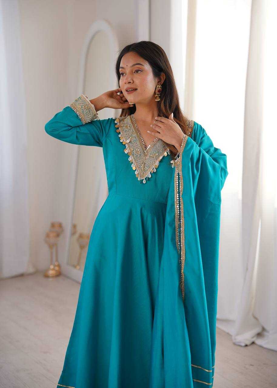 Naarira Heavy Roman Silk Embroidery Gowns