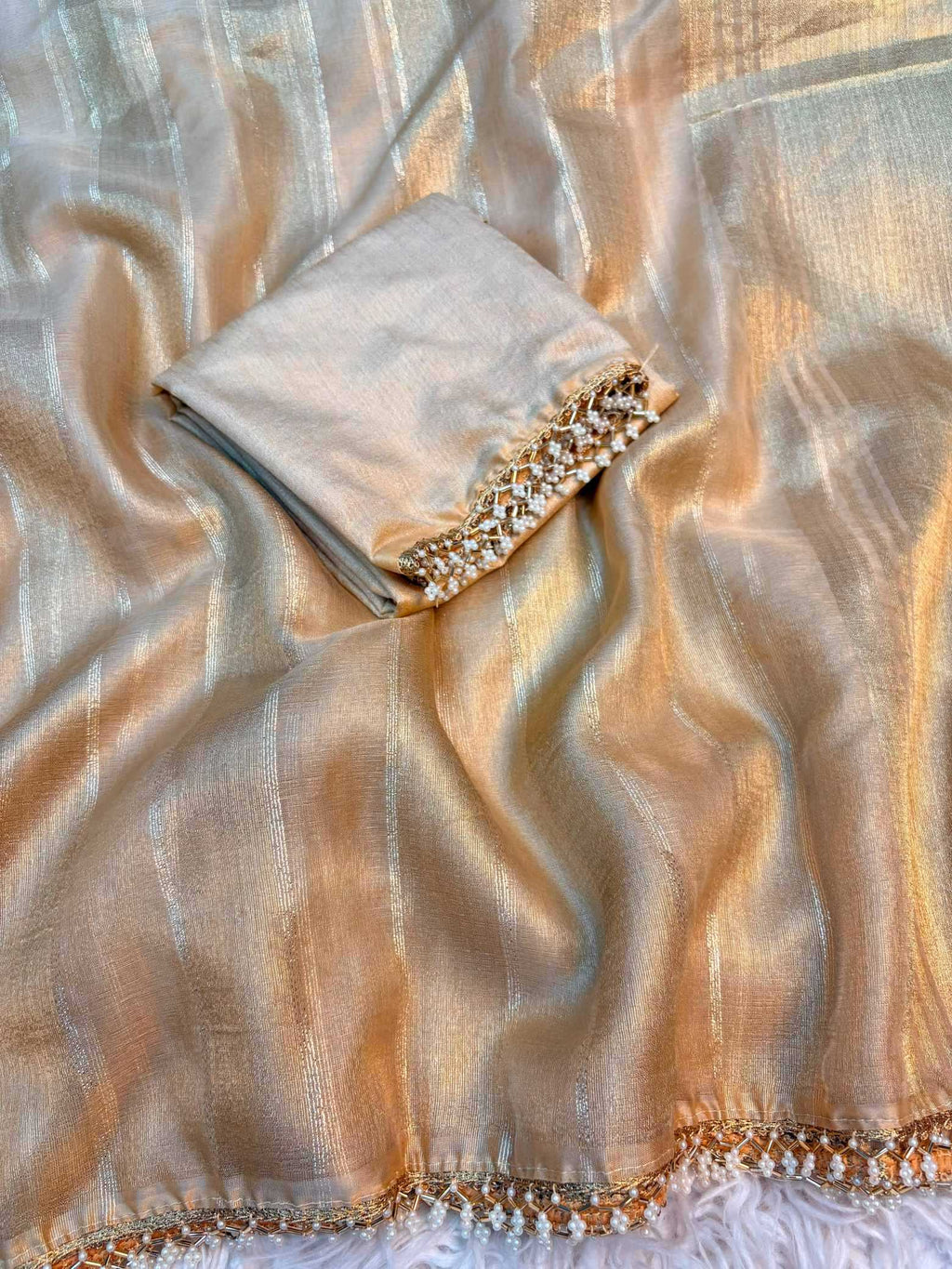 Naarira Deepali Tissue Organza Sarees