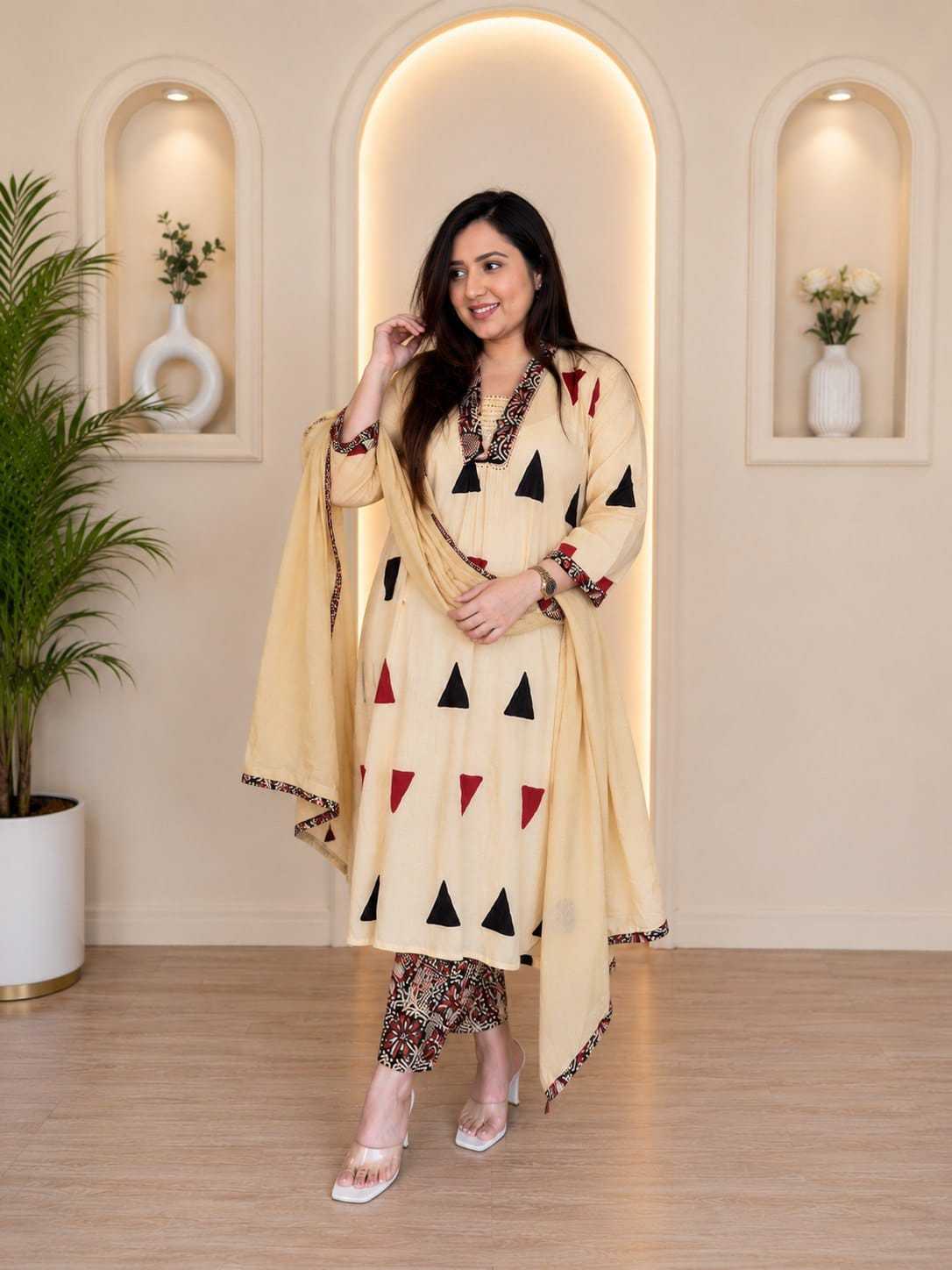Naarira Saloni Pure Cotton Printed Suit