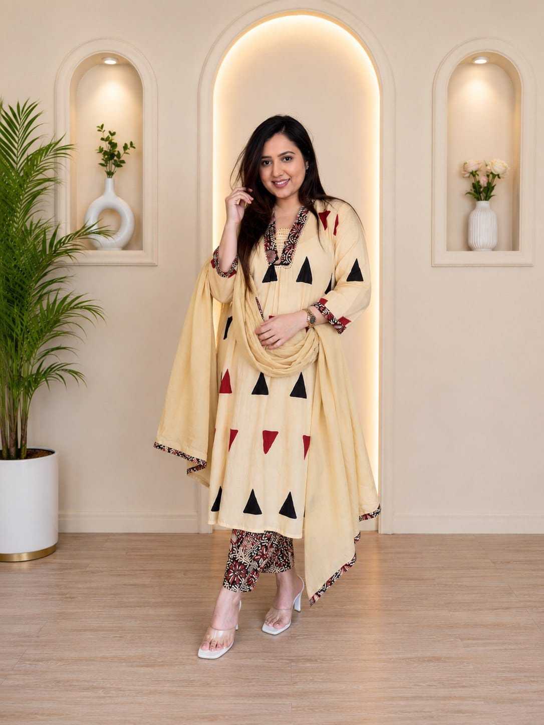Naarira Saloni Pure Cotton Printed Suit