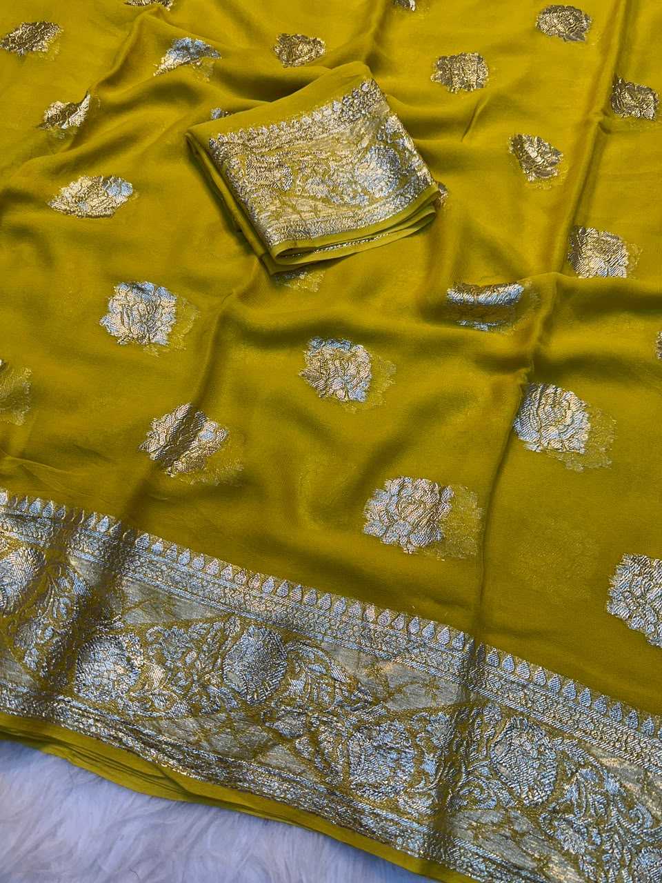 Naarira Garima Premium Georgette Designer Saree