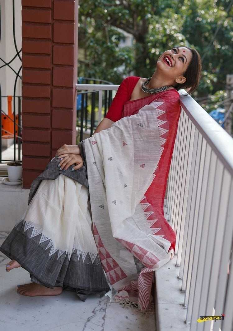 Naarira Elegant Chanderi Silk Printed Sarees