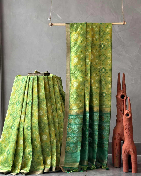 Naarira Krupali Pure Silk Traditional Silk Sarees - alternate view