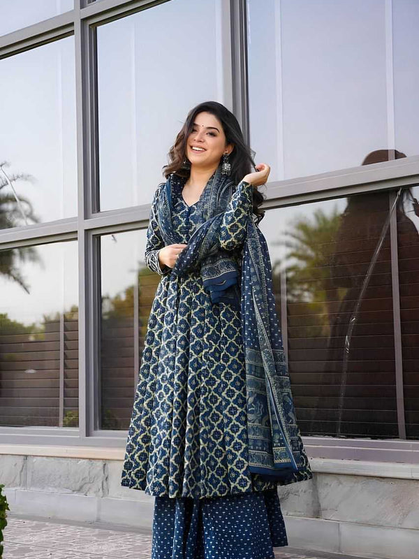 Naarira 1001 Rayon Printed Kurti