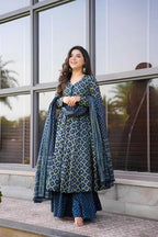 Naarira 1001 Rayon Printed Kurti