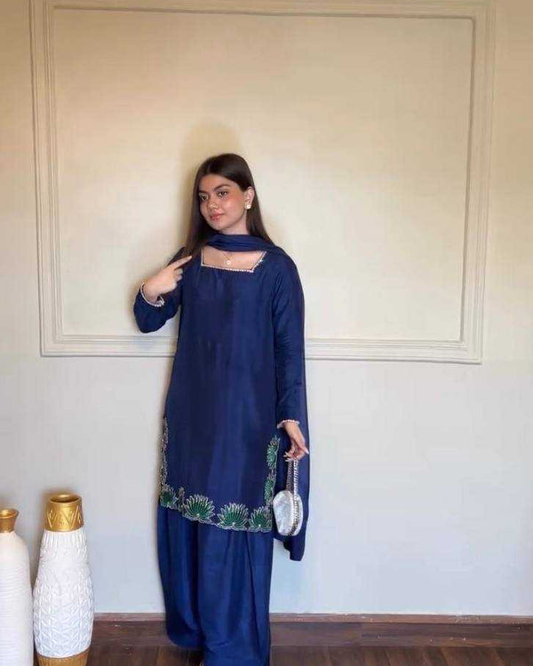Naarira Silk Ladies Suits