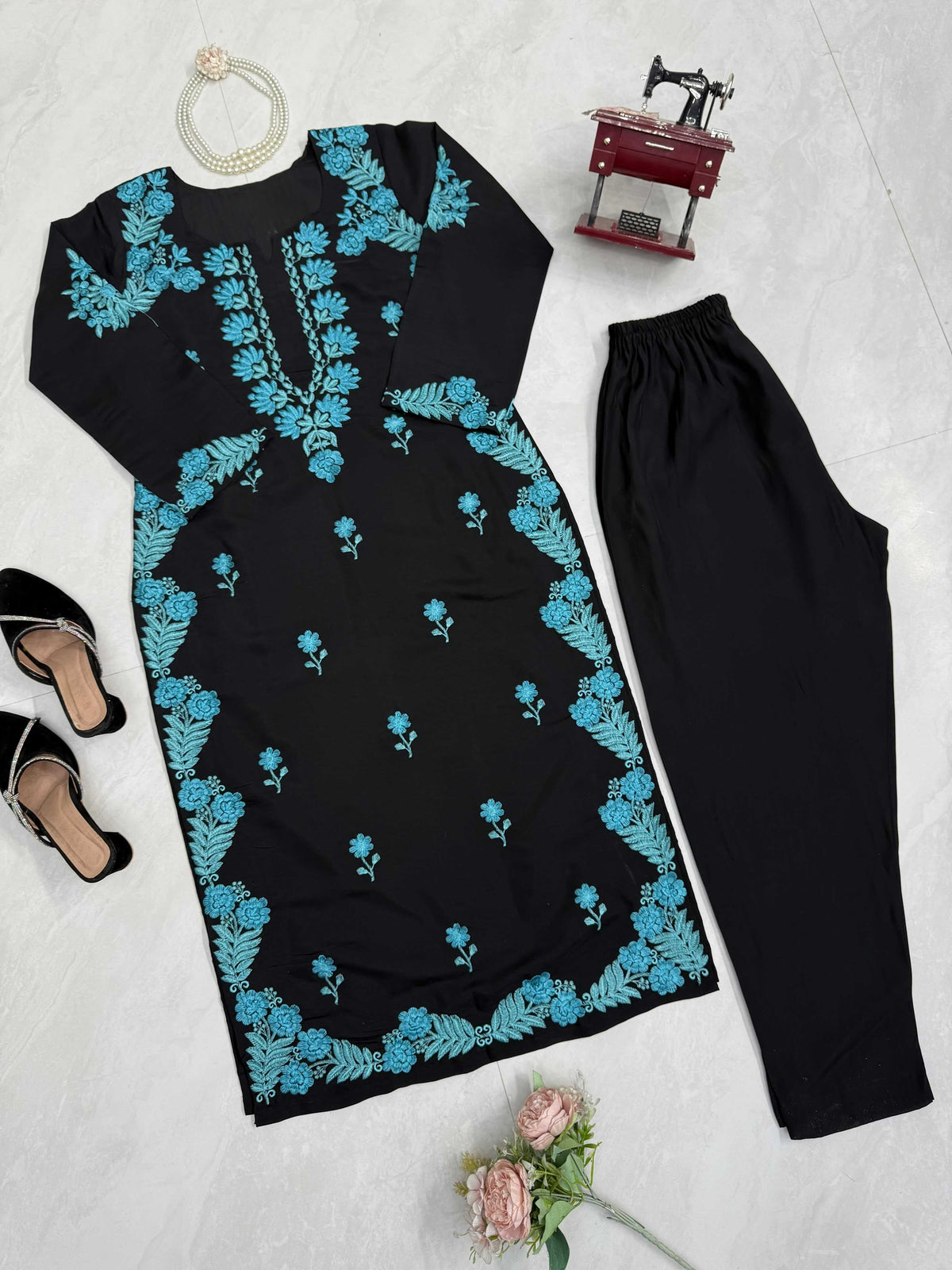 Naarira Heavy Roman Silk Suit