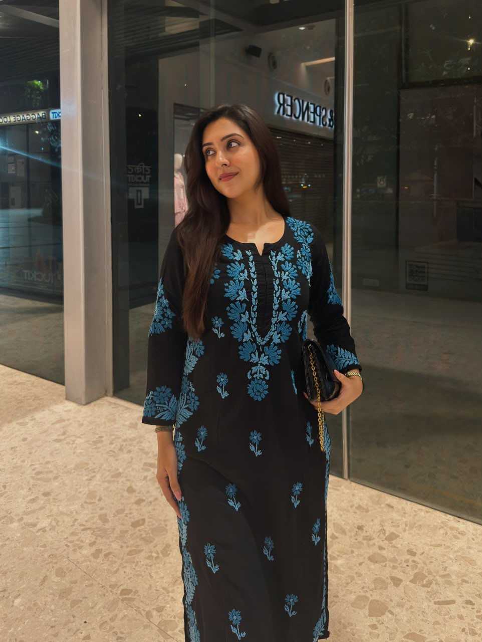 Naarira Heavy Roman Silk Suit