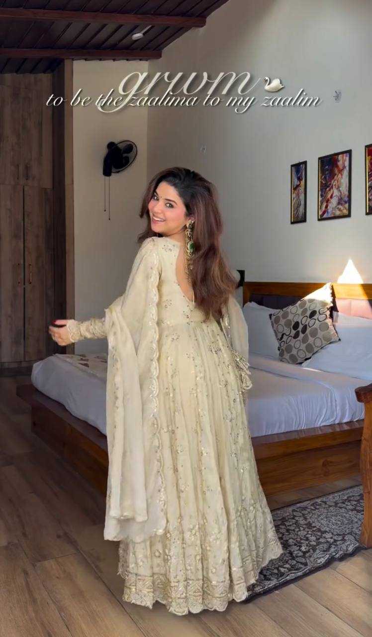 Naarira Golden Embriorded Gown
