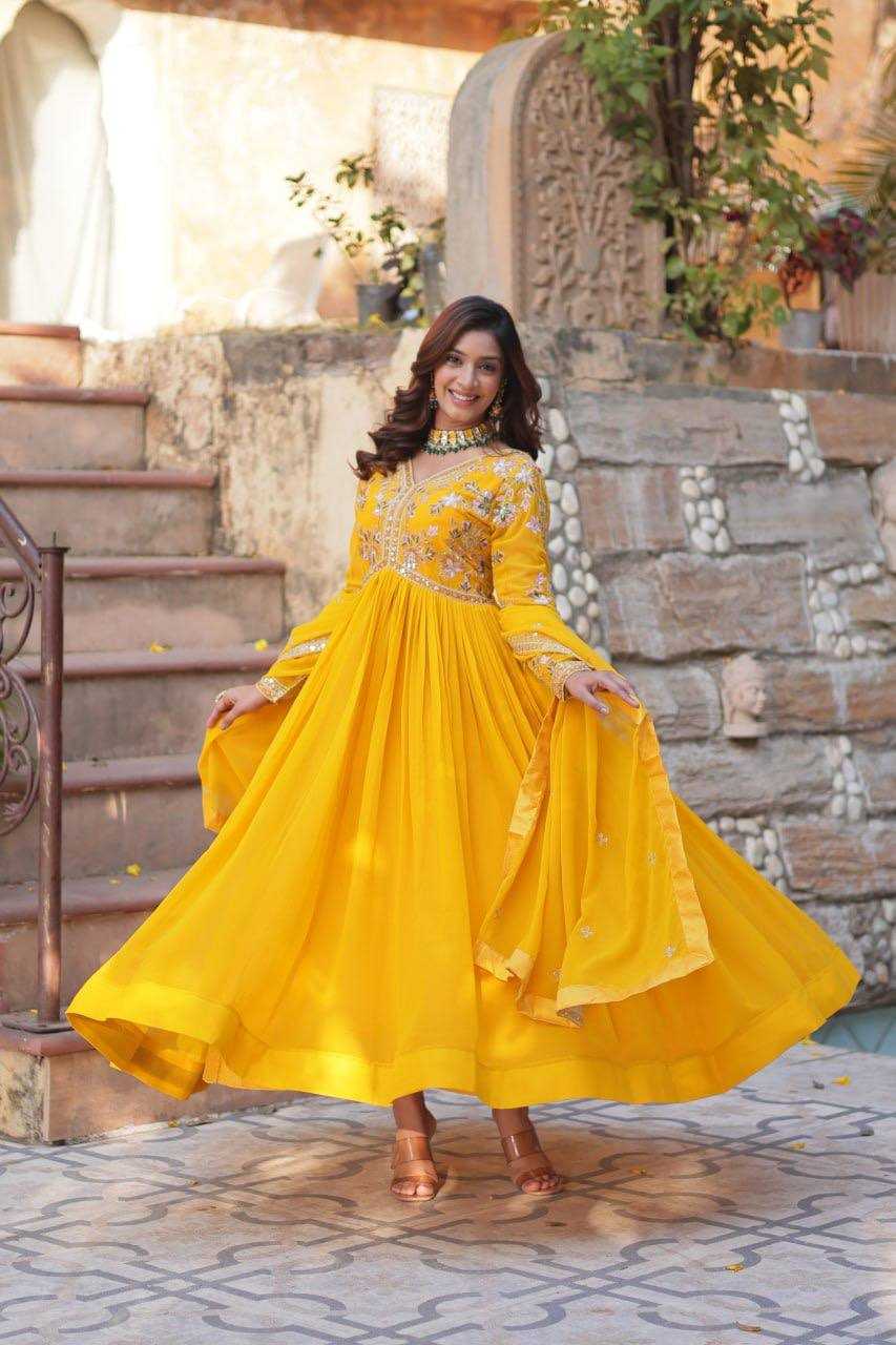 Naarira V-Neck Bridal Gowns