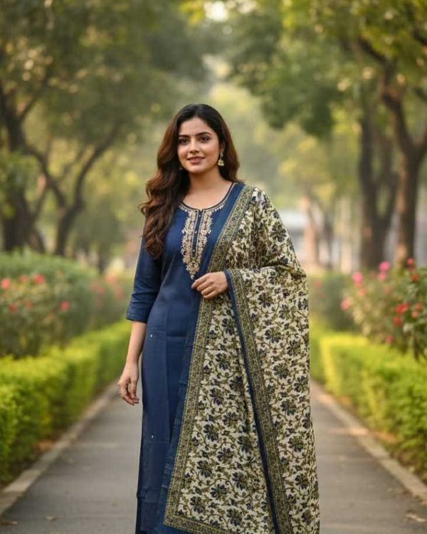 Naarira Premium Handwork Kurti with Pant & Unique Dupatta