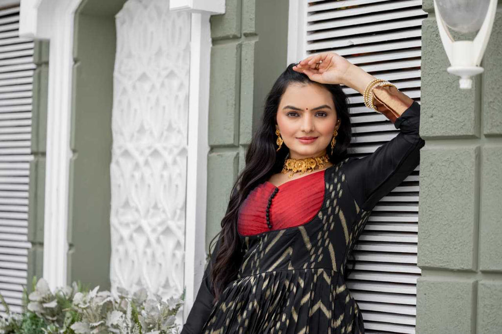 Naarira Soft Silk Zari Chevron Gown
